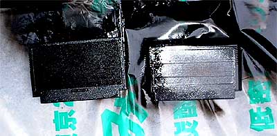 まずはつや黒で塗装します